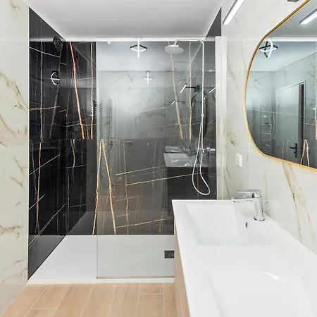 Appartement Menton, 3 Pièces, Clim Garage, Piscine