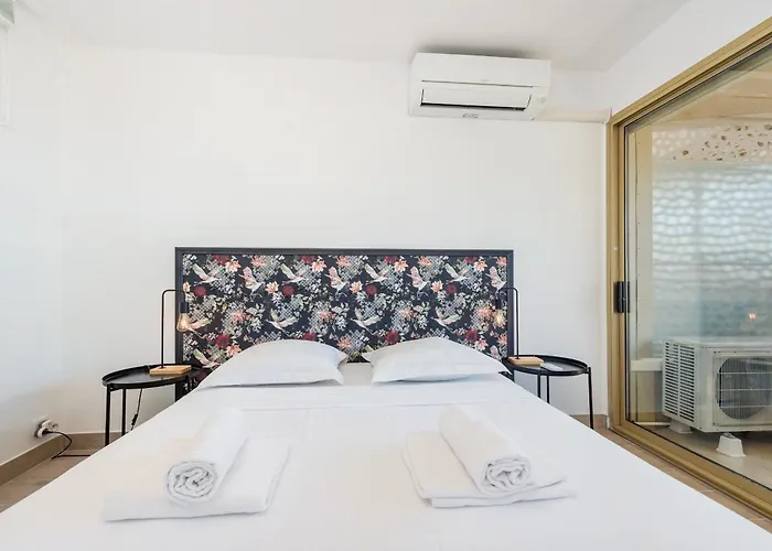 Menton, 3 Pieces, Clim Garage, Piscine