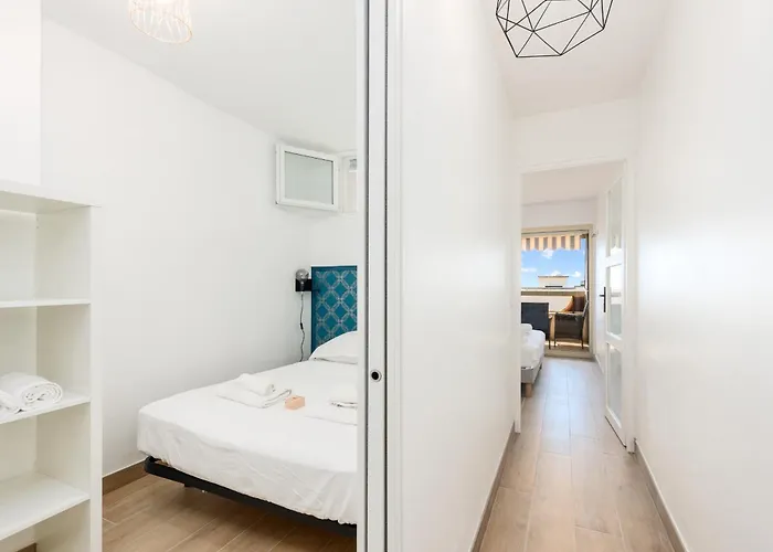 Menton, 3 Pieces, Clim Garage, Piscine